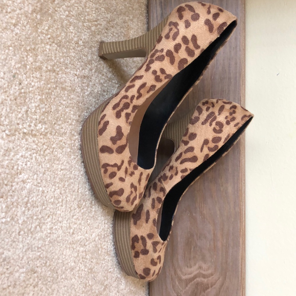 Guess Leopard Print High Heels Size 8 - image 2